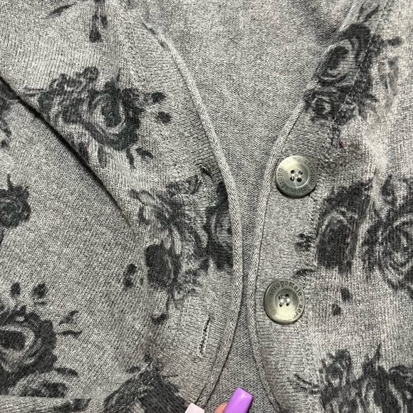 Aeropostale Gray Black Floral Cardigan Size Medium y2k demure feminine goth - Picture 4 of 7